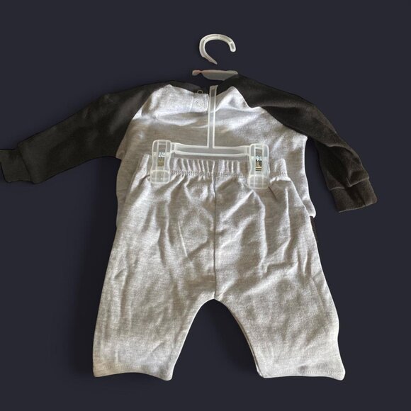 set - Picture 2 of 2